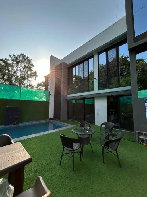 Stayhaven Starmount 4Bhk & Pool Mumbai Luaran gambar