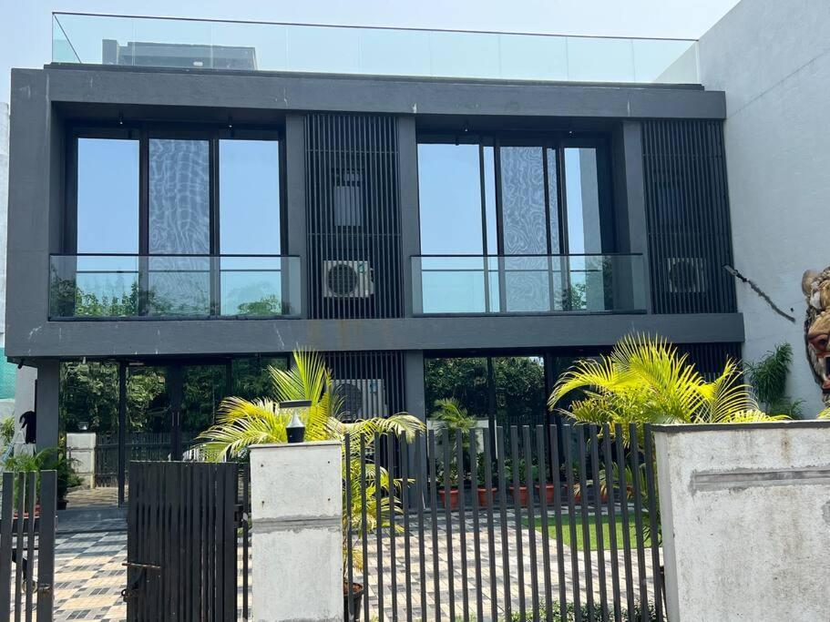 Stayhaven Starmount 4Bhk & Pool Mumbai Luaran gambar