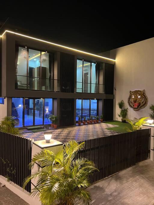 Stayhaven Starmount 4Bhk & Pool Mumbai Luaran gambar