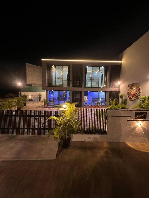 Stayhaven Starmount 4Bhk & Pool Mumbai Luaran gambar