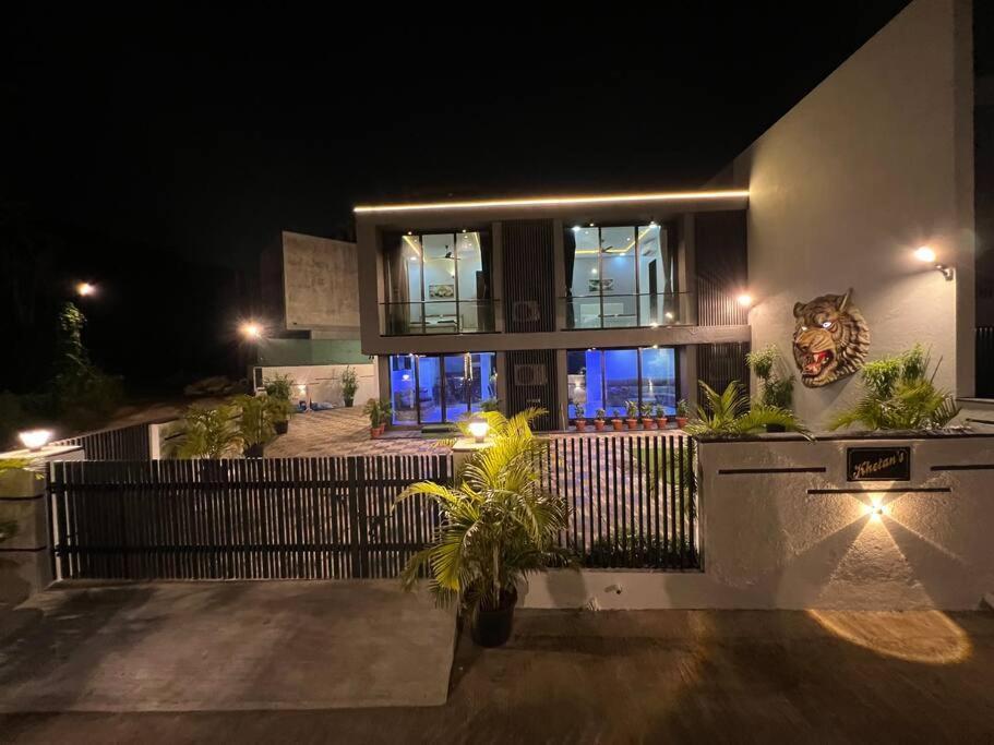 Stayhaven Starmount 4Bhk & Pool Mumbai Luaran gambar